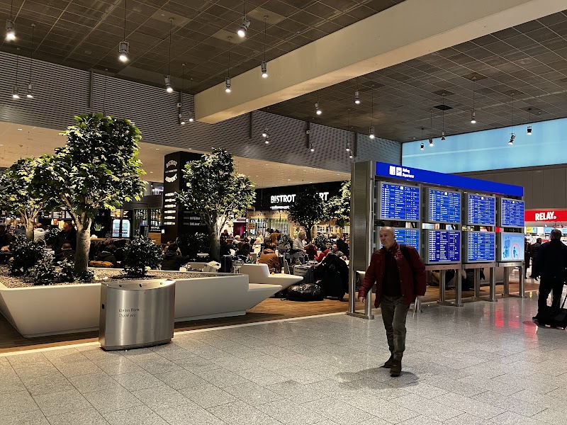 Muslim Prayer room مصلى للمسلمين بالطابق الثالث photo 3