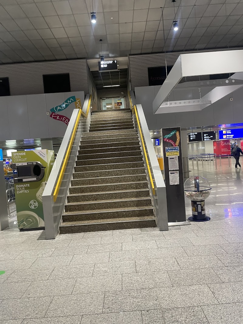 Muslim Prayer room مصلى للمسلمين بالطابق الثالث photo 6