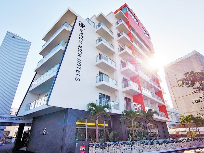Green Rich Hotel Nago