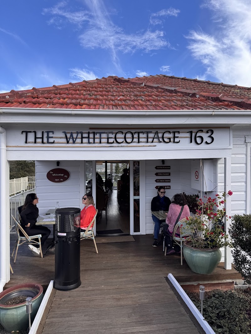 The whitecottage 163 photo 3