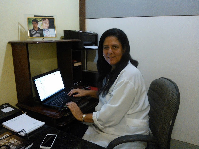 Dra. Roberta Carneiro Leão - foto 3