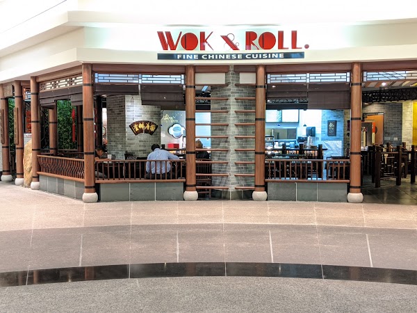 Wok & Roll photo 1