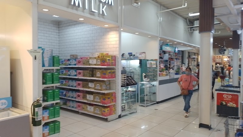 WATSONS SAVEMORE ACACIA TAGUIG