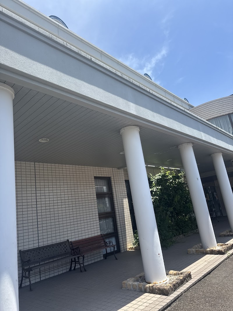 友利産婦人科の外観