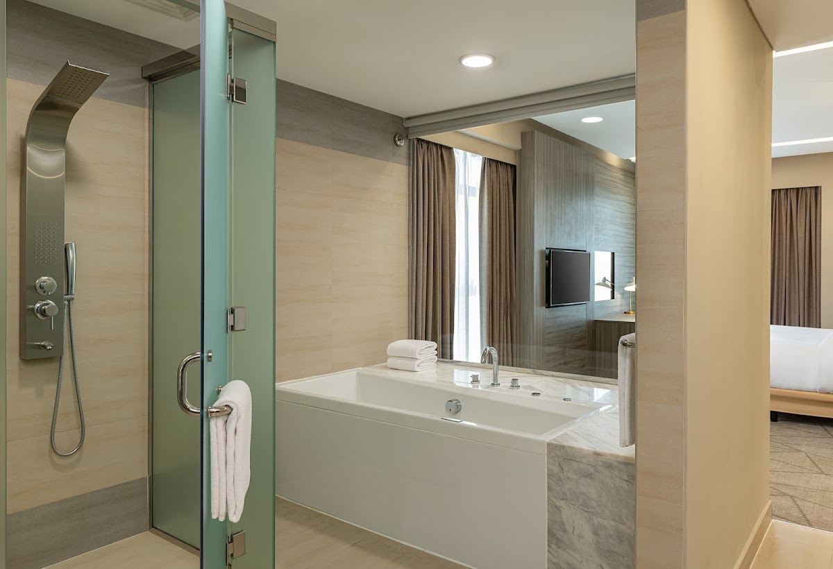 Four Points by Sheraton Production City, Dubai 4