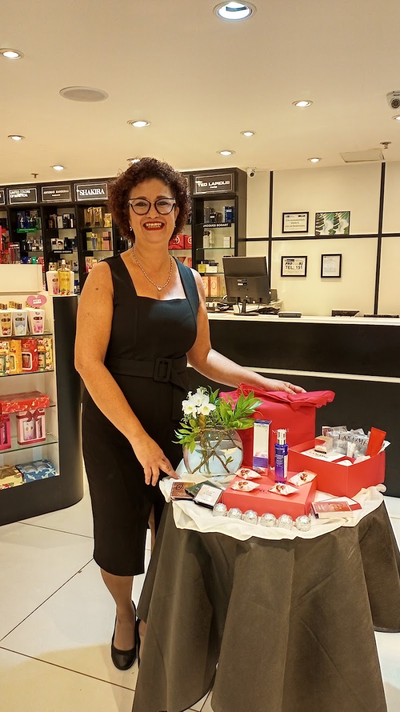 Odontologia Estética | Dr. Rogerio Araujo & Drª Isabela G. A. Ferrari - foto 4