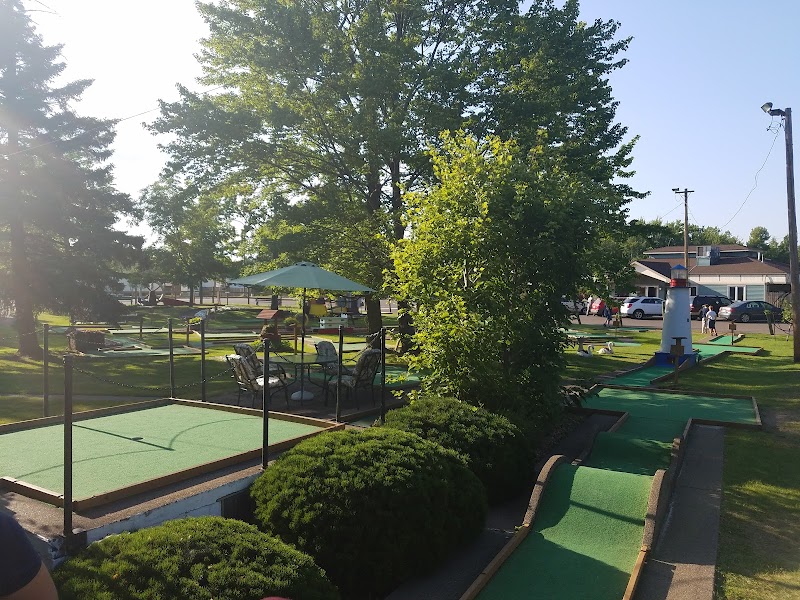 Kendahl Miniature Golf banner