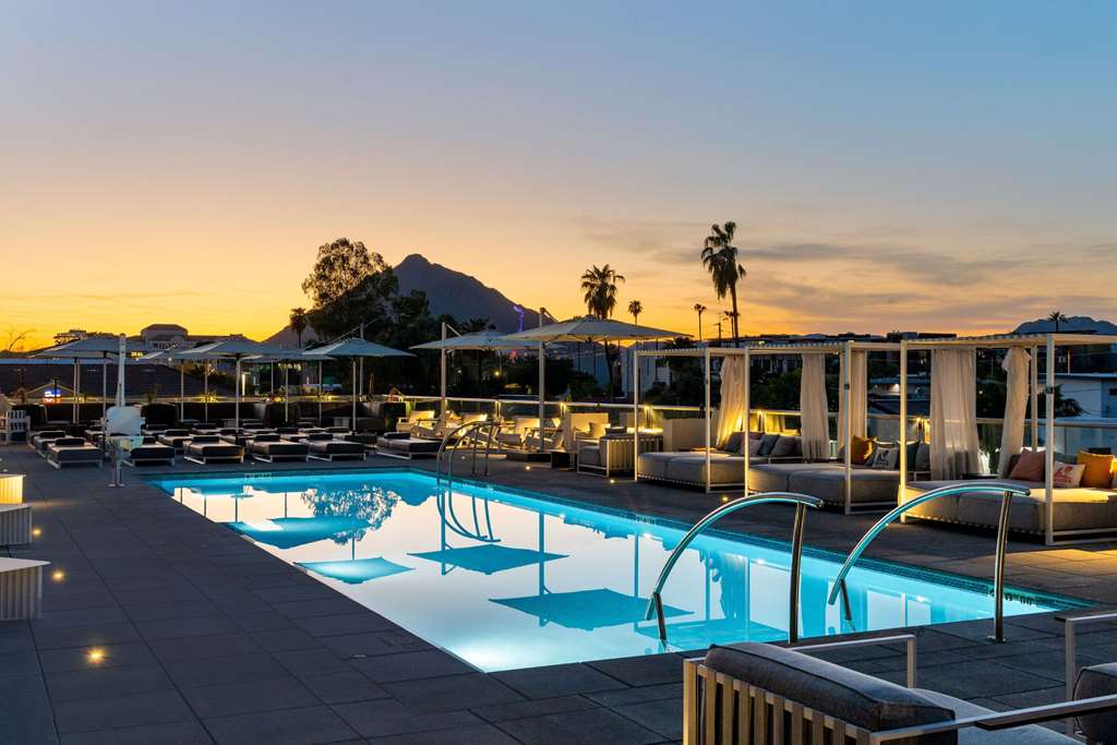 Senna House Scottsdale, Curio Collection by Hilton, dog-friendly hotel, photo 2