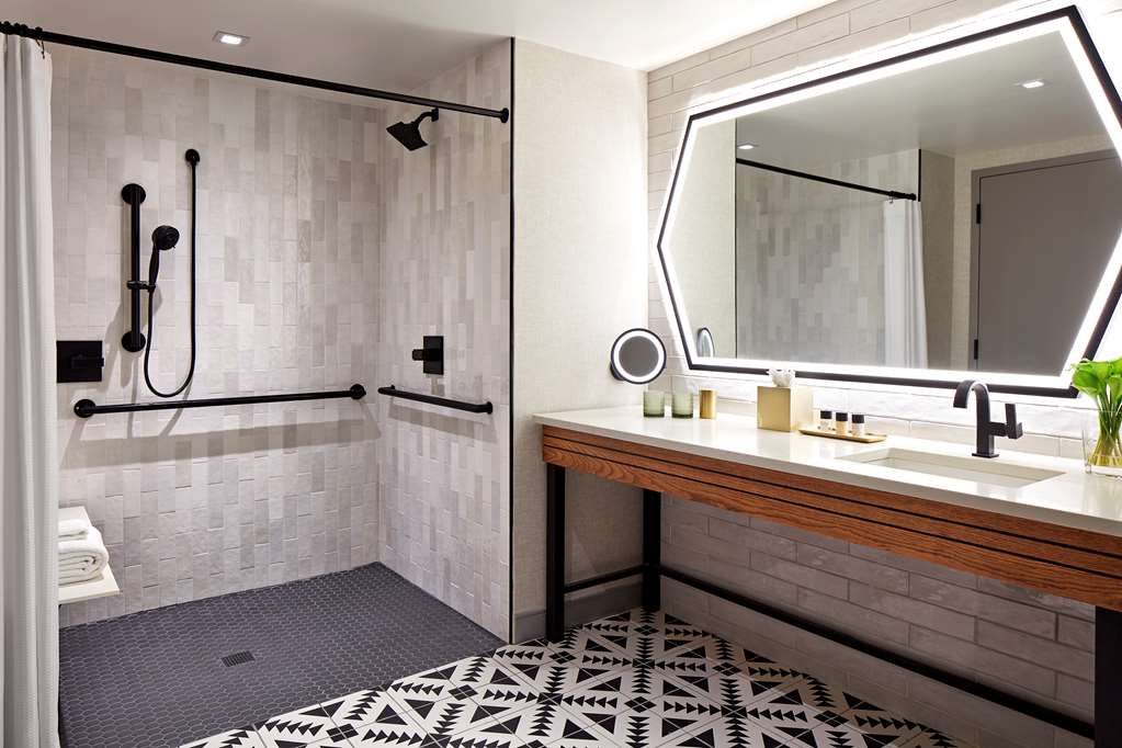 Senna House Scottsdale, Curio Collection by Hilton, dog-friendly hotel, photo 3