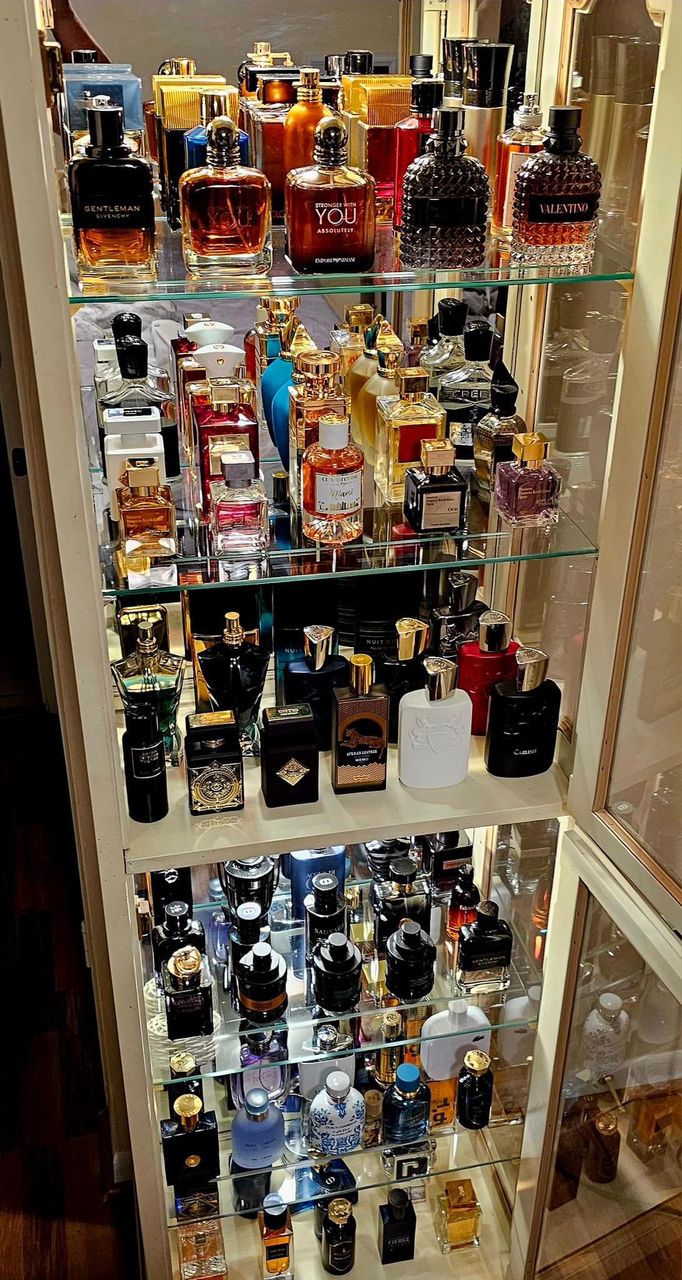 PERFUME KING & BARBER SHOP