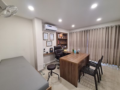 Dr Arjuns Aura Skin Care Clinic - Image 2