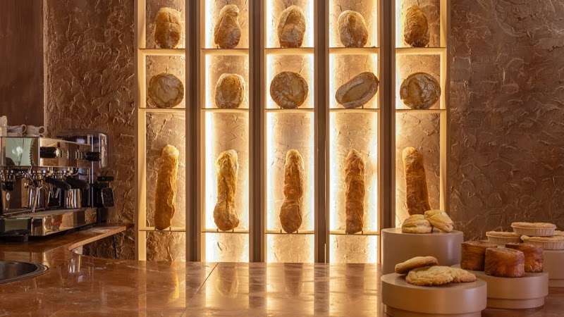 Luchy Bakery & Café