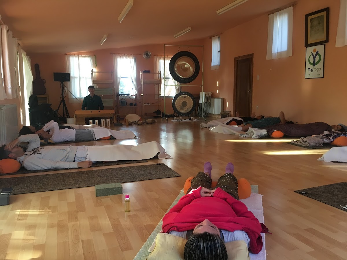 Escuela Española de Yoga Terapéutico y Ayurveda — 3