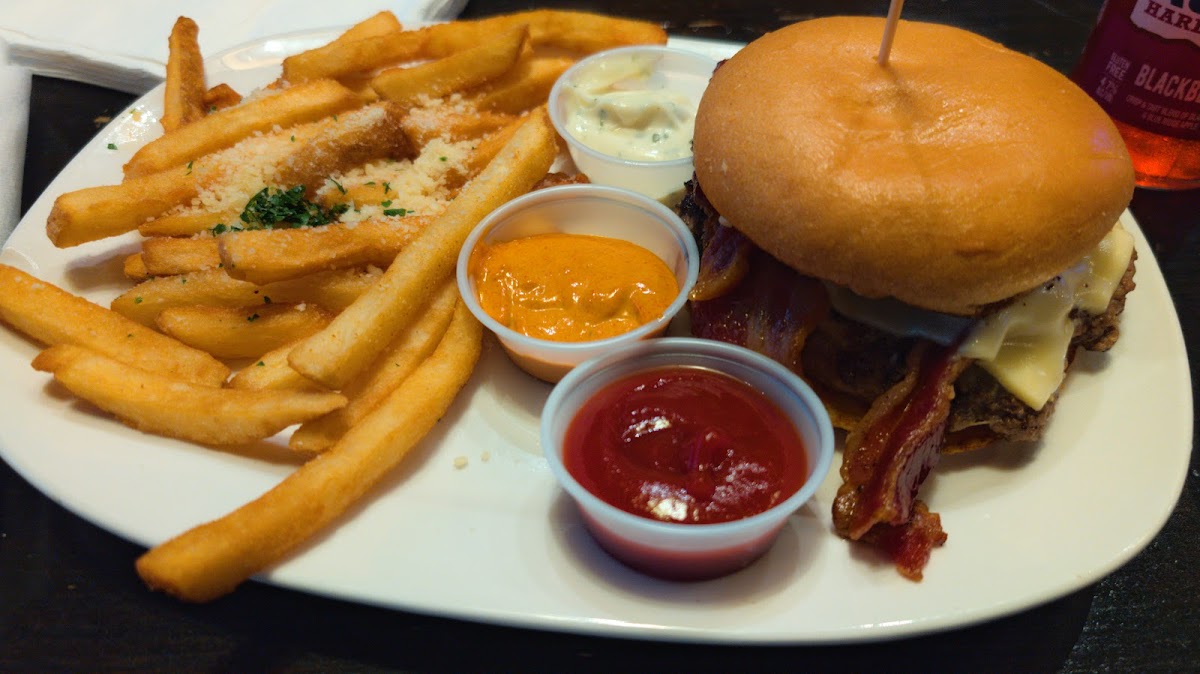 Cypress Street Pint & Plate photo 4