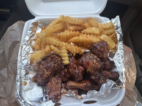 LITTLE STORE FOOD AND MORE - TEMPORARY exterior