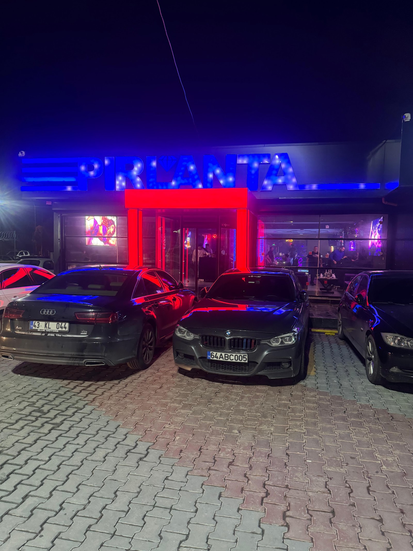 Pırlanta Gazinosu mekanı