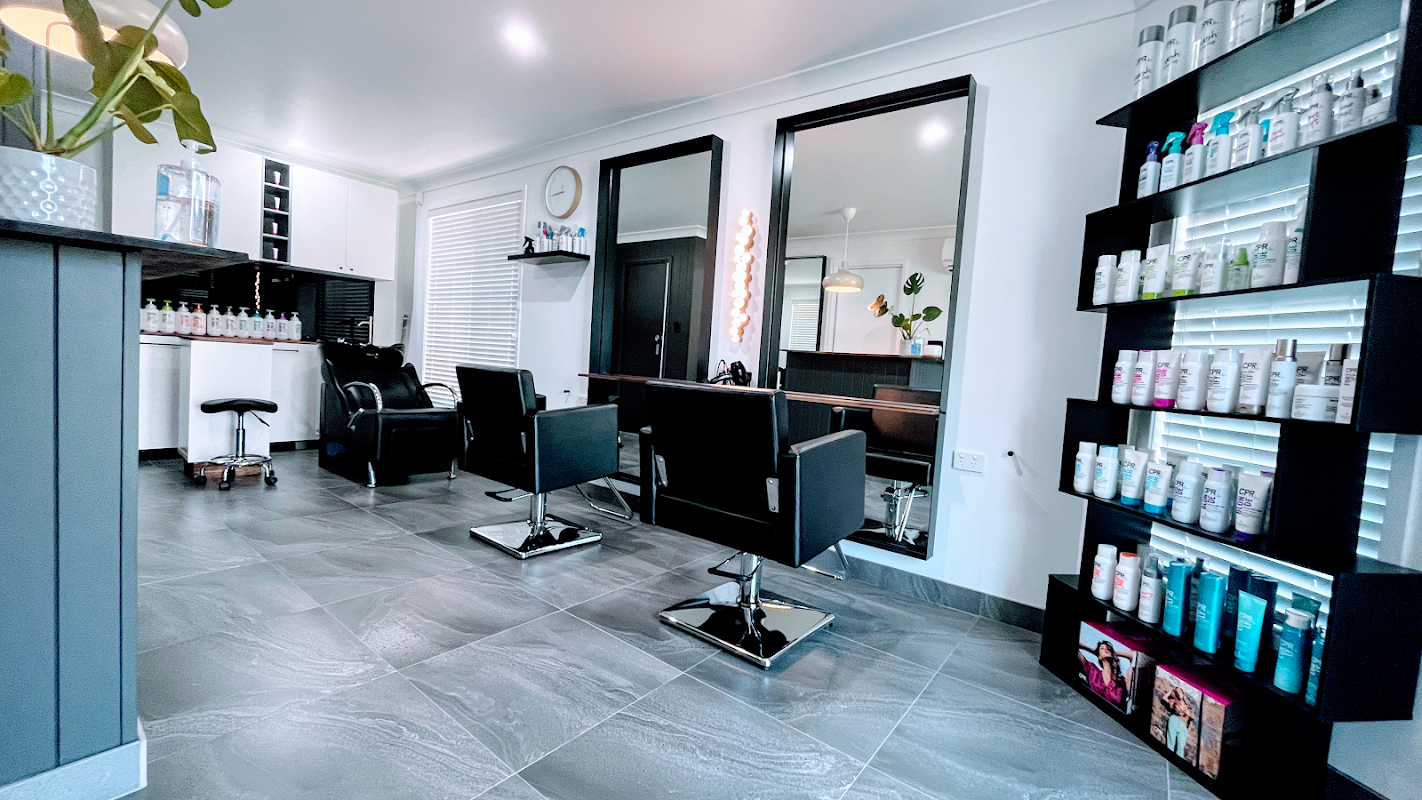 H Walt Hairdressing photo 1