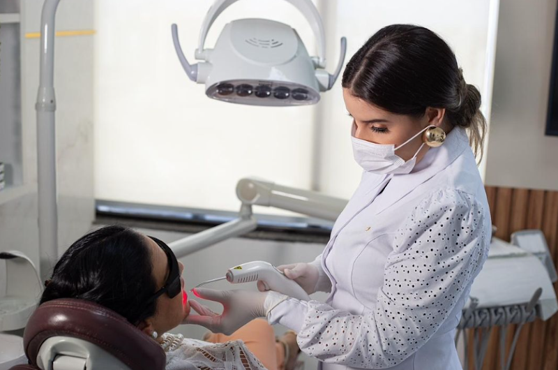 Dra. Daniela Barbosa | Implantes Dentários | Salvador | Clinica Odontológica - foto 2