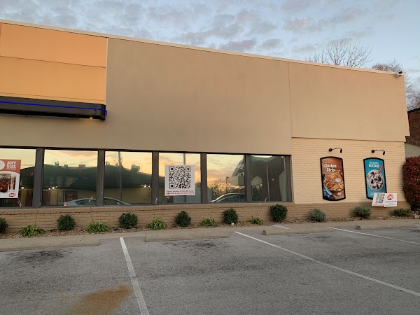 DAIRY QUEEN exterior