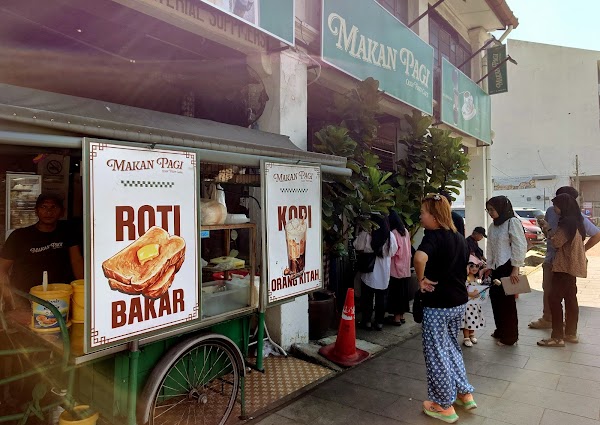 Makan Pagi by Fizzy Cafe