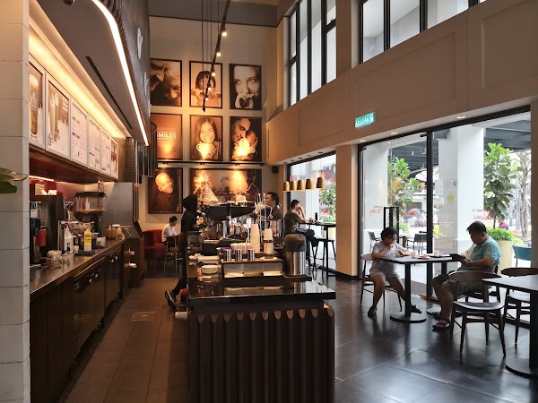 The Coffee Bean & Tea Leaf - Photo 1