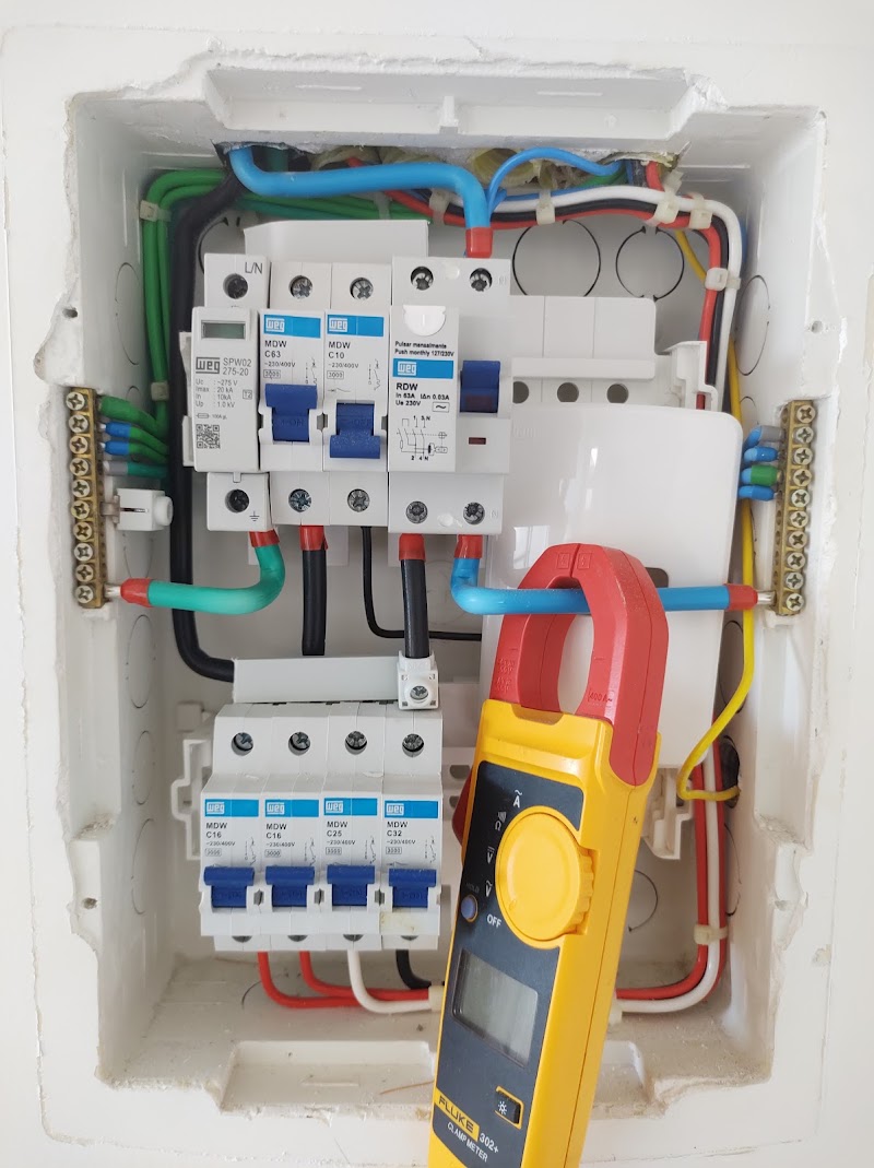 Foto de RDS INSTALAÇÃO E MANUTENÇÃO ELÉTRICA