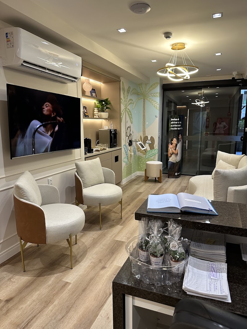 Dra Angela Brusca AB Odontologia Ortodontia Invisalign Florianópolis - foto 2