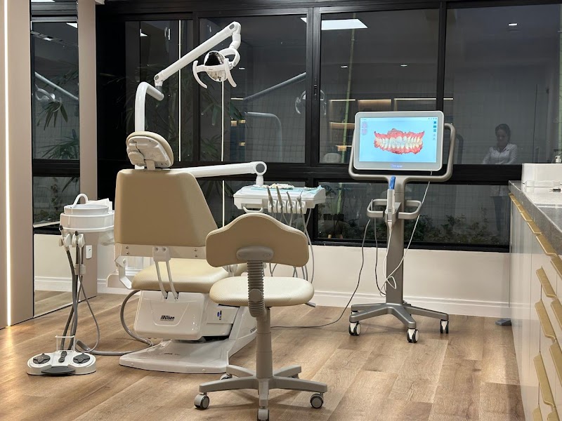Dra Angela Brusca AB Odontologia Ortodontia Invisalign Florianópolis - foto 4