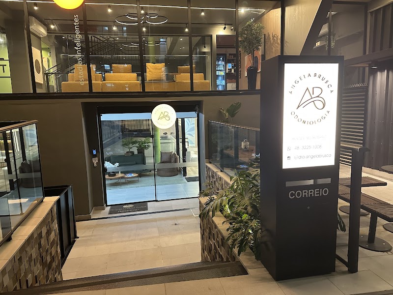 Dra Angela Brusca AB Odontologia Ortodontia Invisalign Florianópolis - foto 3