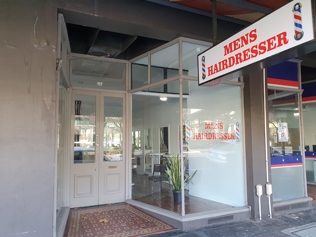 Men's hairdresser photo 1