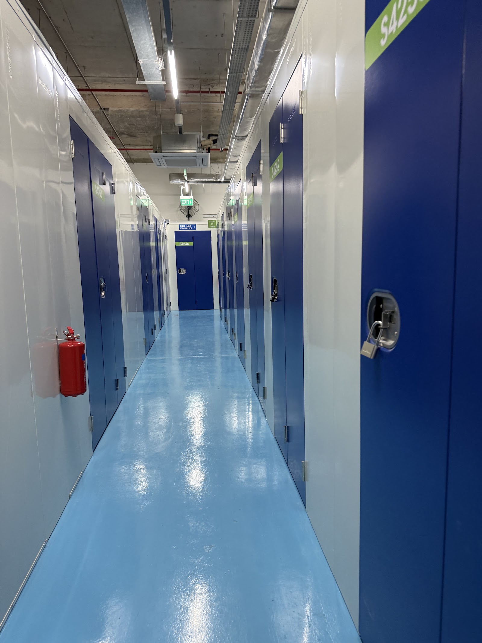 Storefriendly facility in Jurong East, Singapore - Exterior 2
