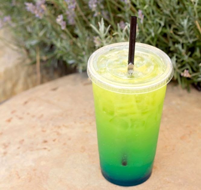 D & M Coffee Canyon photo 4