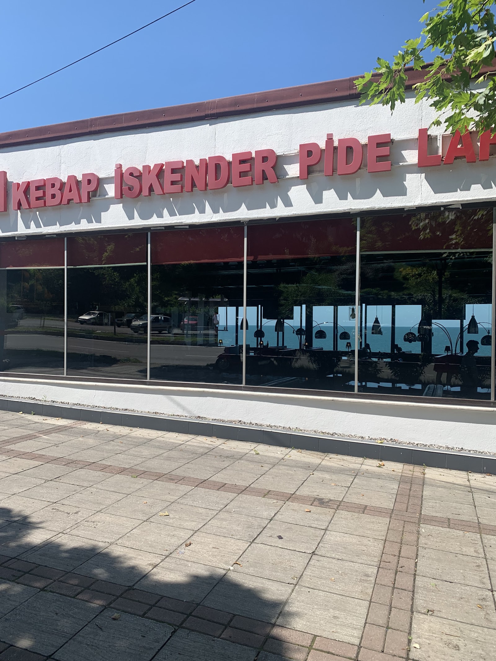 Çatı Cafe mekanı