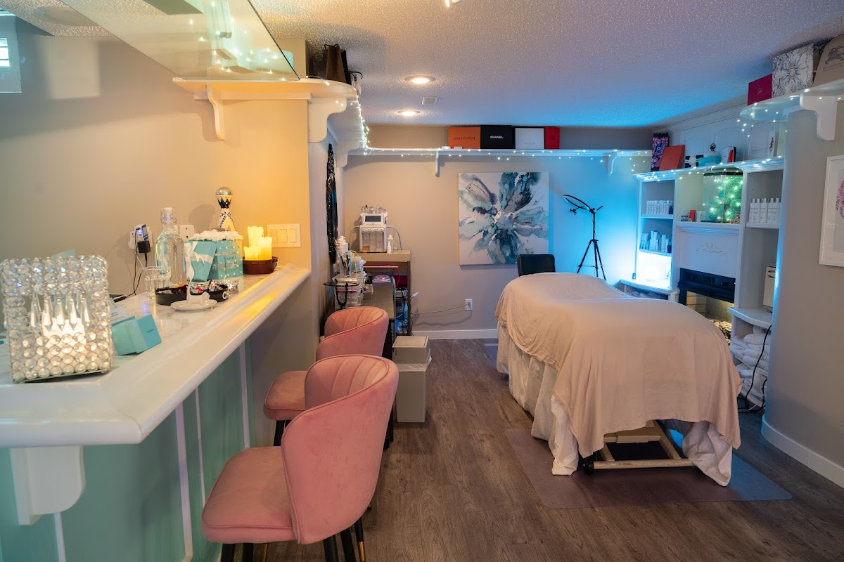 Debby's Boutique Spa in 196 Citadel Crest Park NW, Calgary, AB T3G 4N1, Canada
