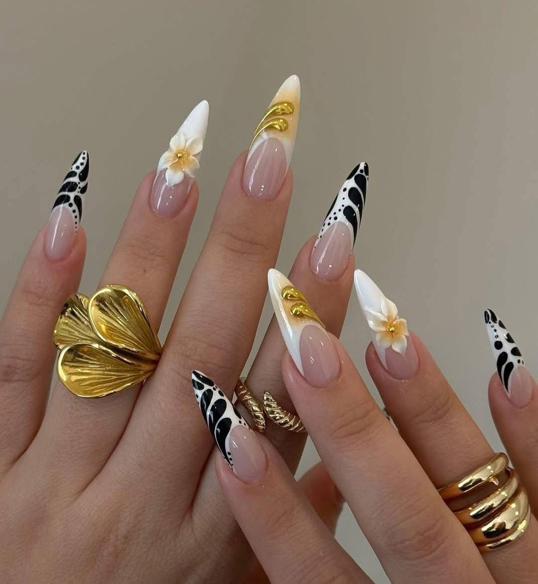 Rosa LE’s Nail & Spa in 298 Main St, Yarmouth, NS B5A 1E4, Canada