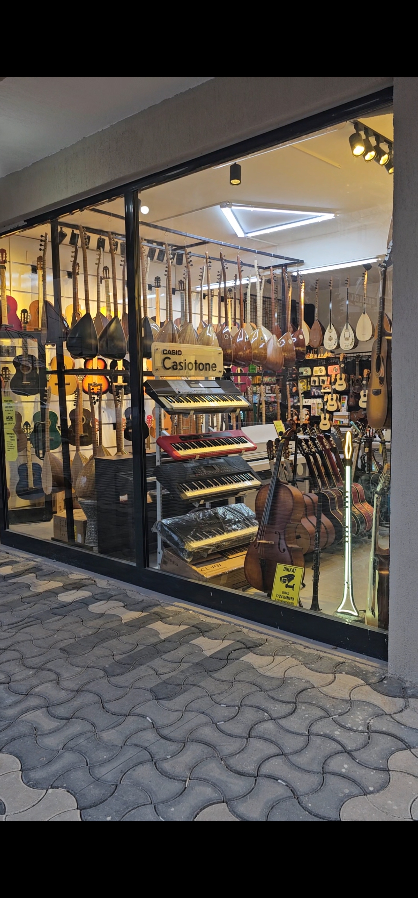 Dolce müzik Market mekanı