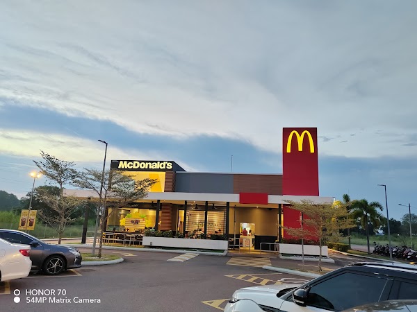 McDonald's Kluang DT - Photo 1