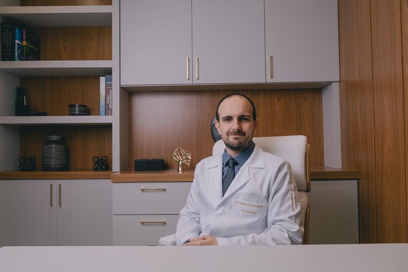 Foto de Dr Cassio correção de deformidades ortopédicas - ortopedista adulto e infantil / pediátrico
