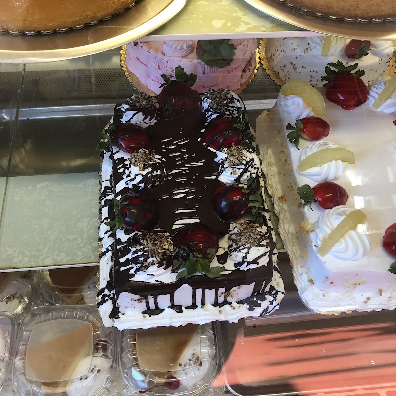 El Chimal Bakery photo 4