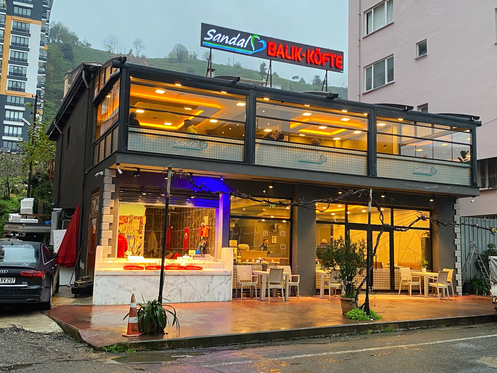 SANDAL BALIK VE KÖFTE RİZE mekanı