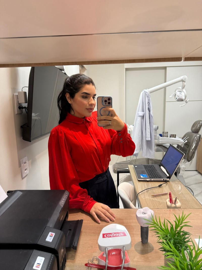 Dra Isabela Cunha - Oro Simetria Clínica