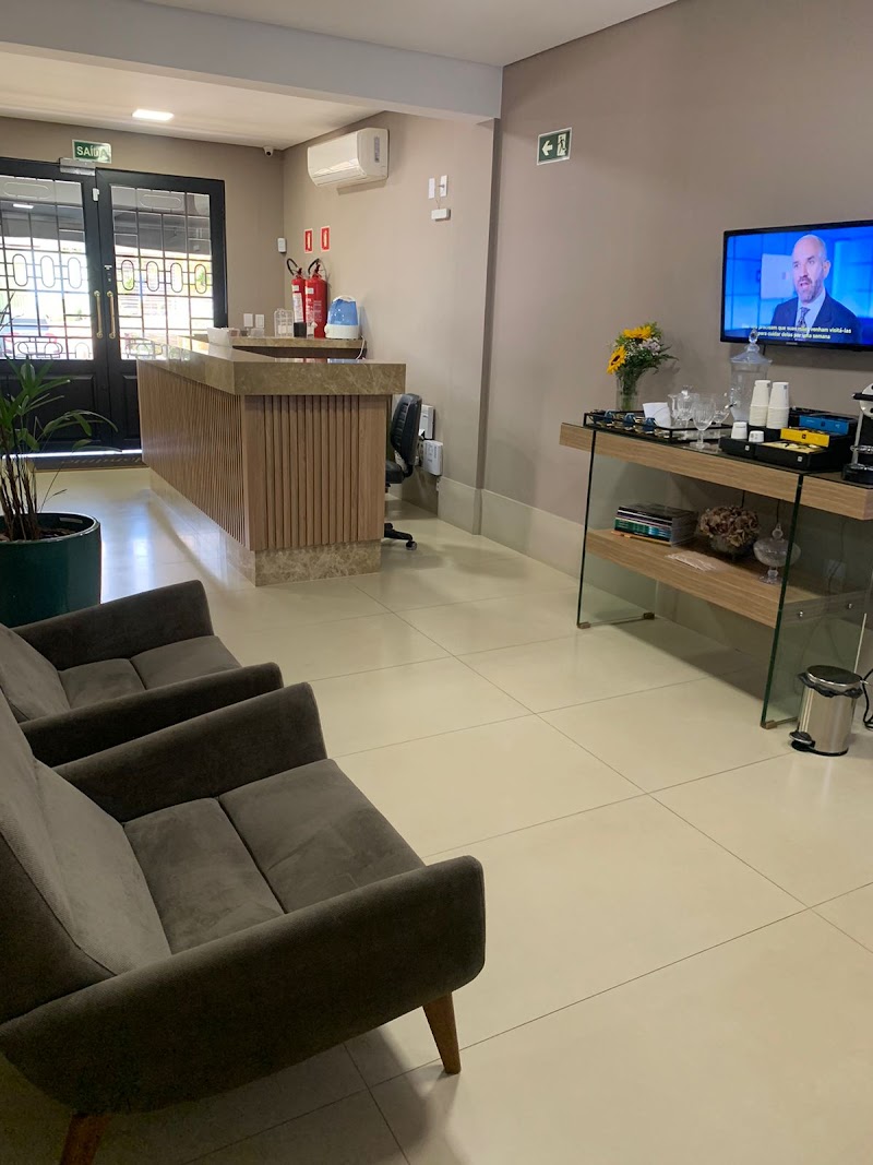 Dra. Katia Boaventura Dentista em Cuiabá | Facetas em resina | Reabilitação Oral | Estética Dental | Implantes - foto 4