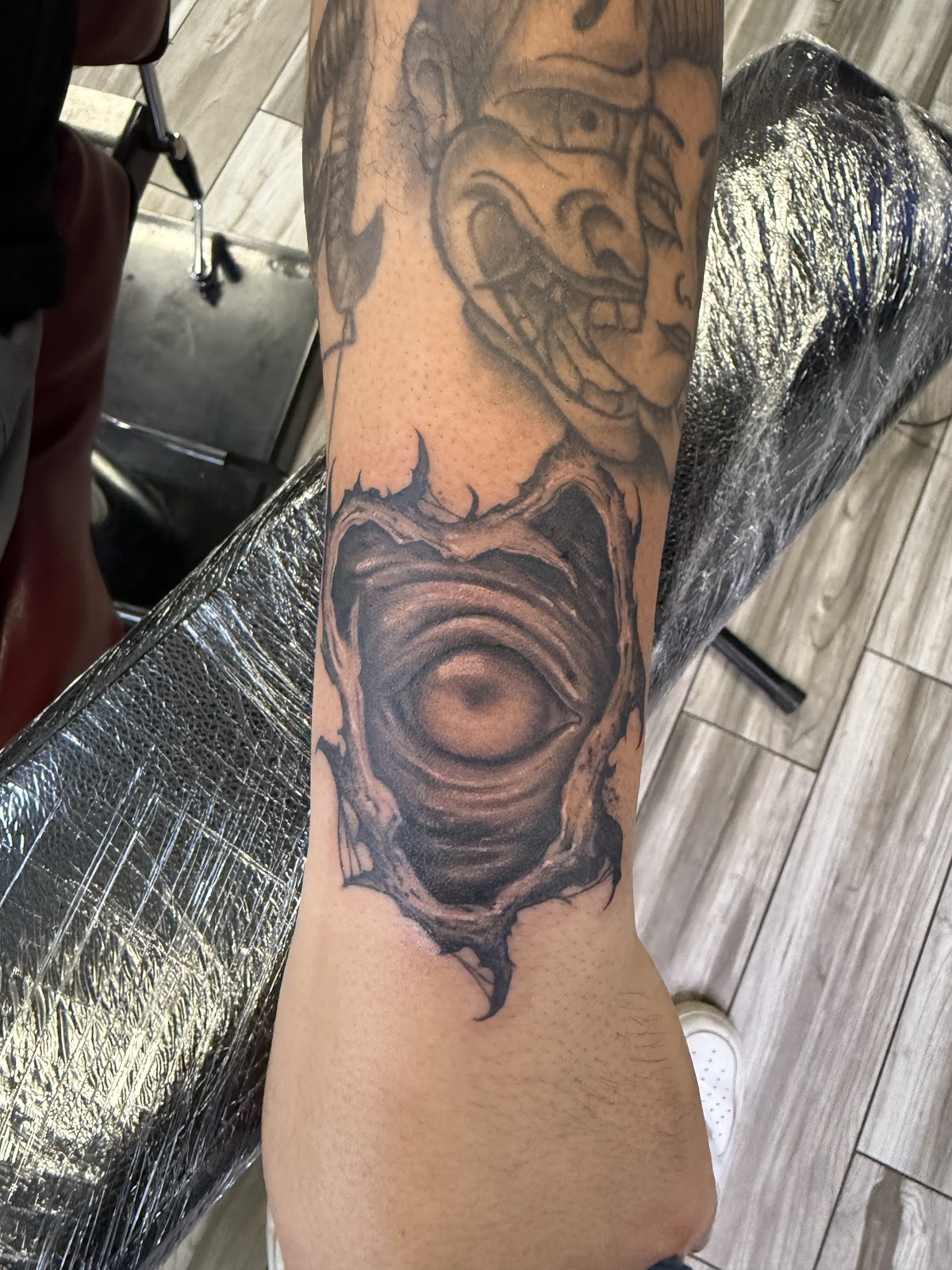 Black Dust Tattoos & Piercings tattoo parlor in Irving, TX