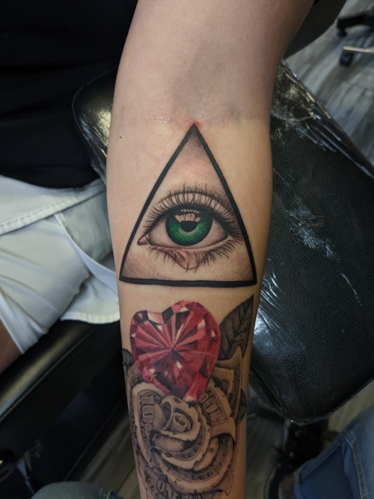 Black Dust Tattoos & Piercings tattoo work — photo 3