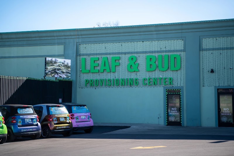 Video tour of Leaf & Bud Detroit retail environment