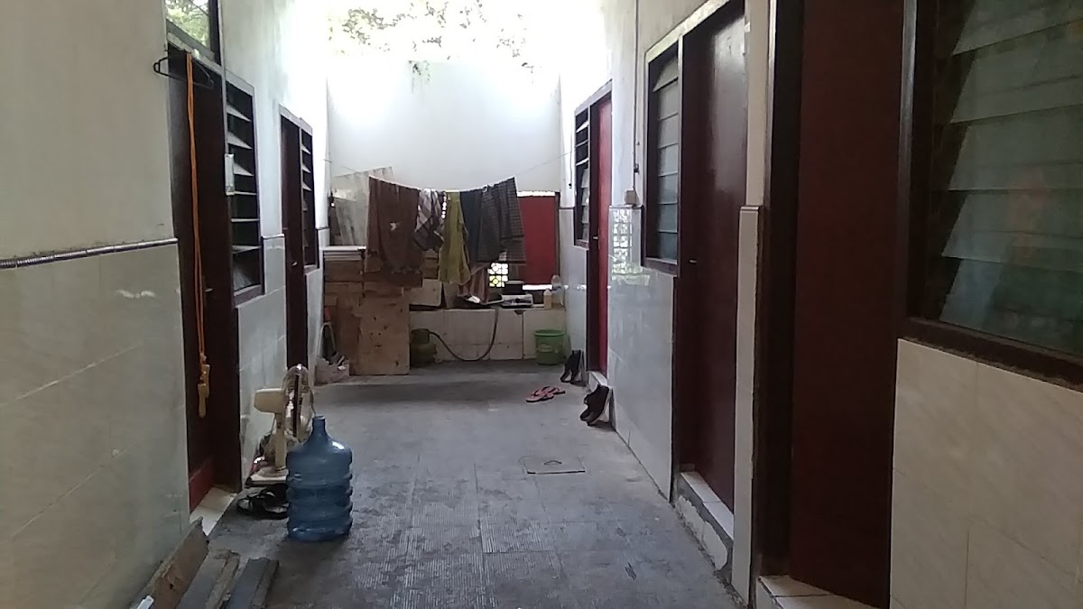 KOS PUTRA LAKI LAKI MAHASISWA ITS PENS PPNS UNAIR KAMPUS C