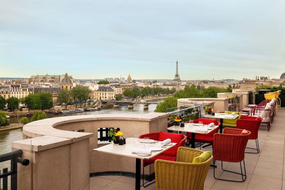 Le Tout-Paris fotoğraf 1