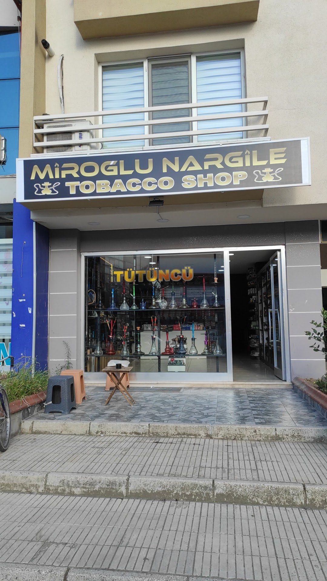 Miroğlu Nargile & Tobacco Shop mekanı