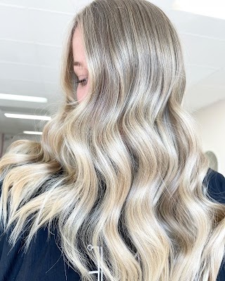 Bambi Blonde photo 2