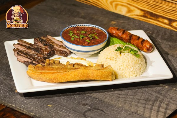 Photo by El Monstruo Louisville